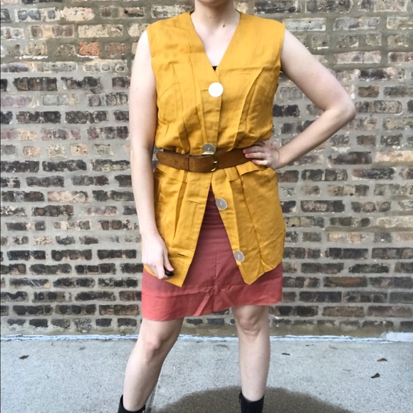 Vintage 1970s MOD mustard yellow vest with shell buttons - Picture 3 of 9